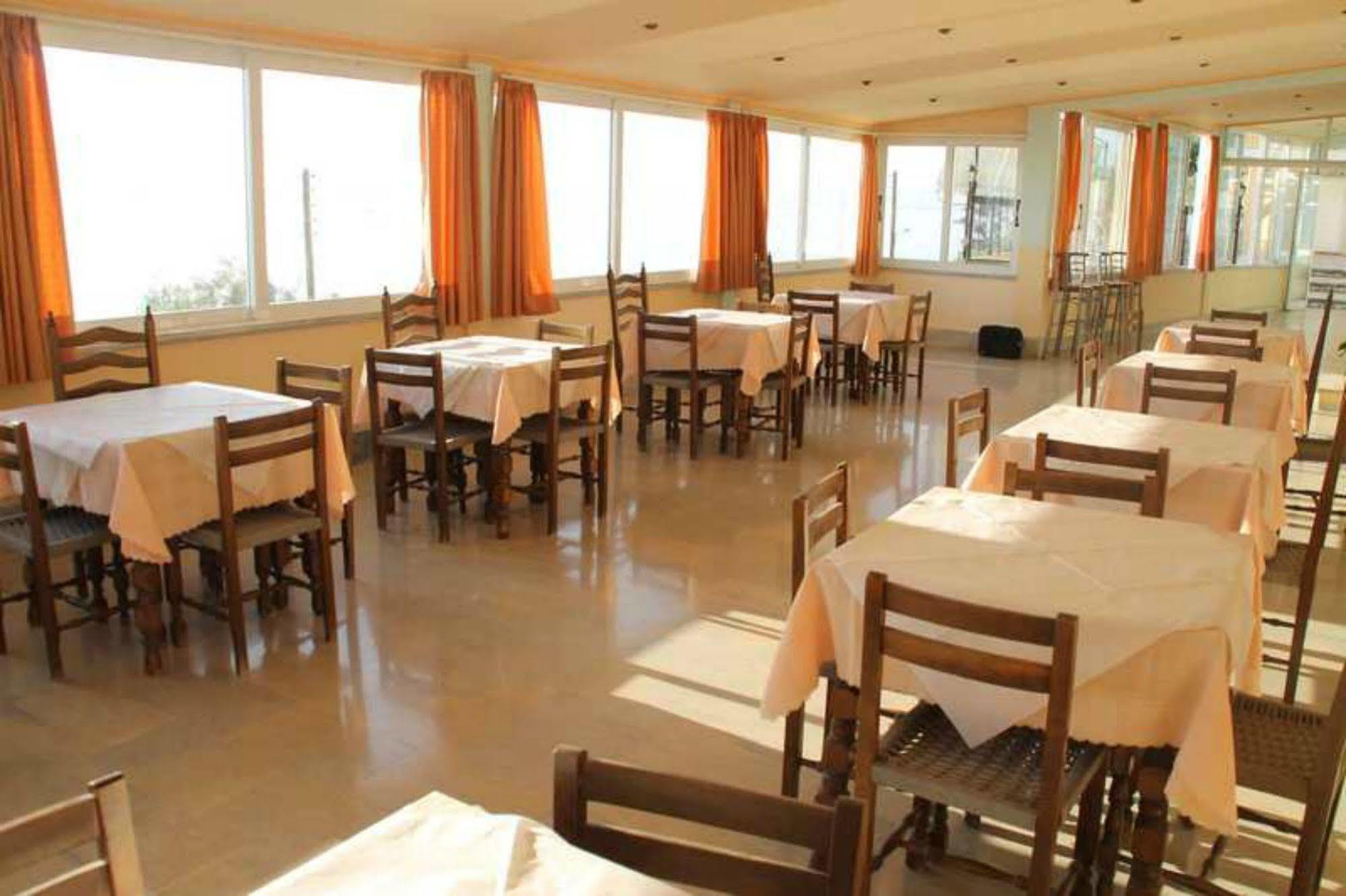 Litharia Apartments Mpenitses Eksteriør billede